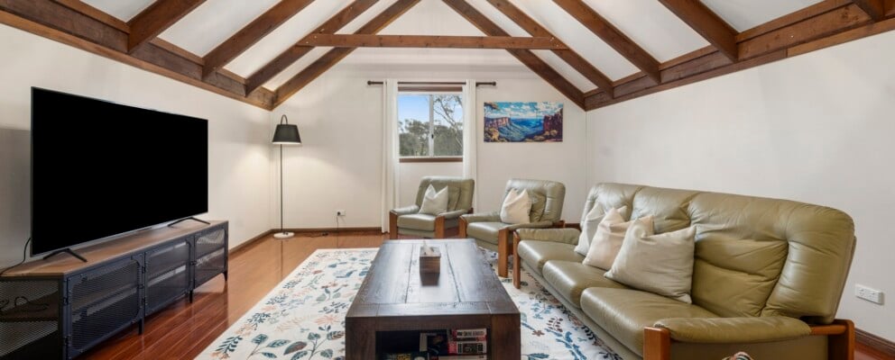 Banksia Mountain Retreat – Stay 4 nights pay for 3