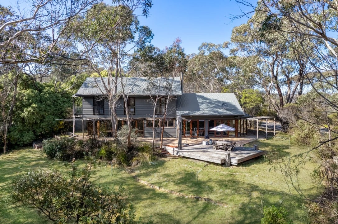 The Last Straw - Exterior